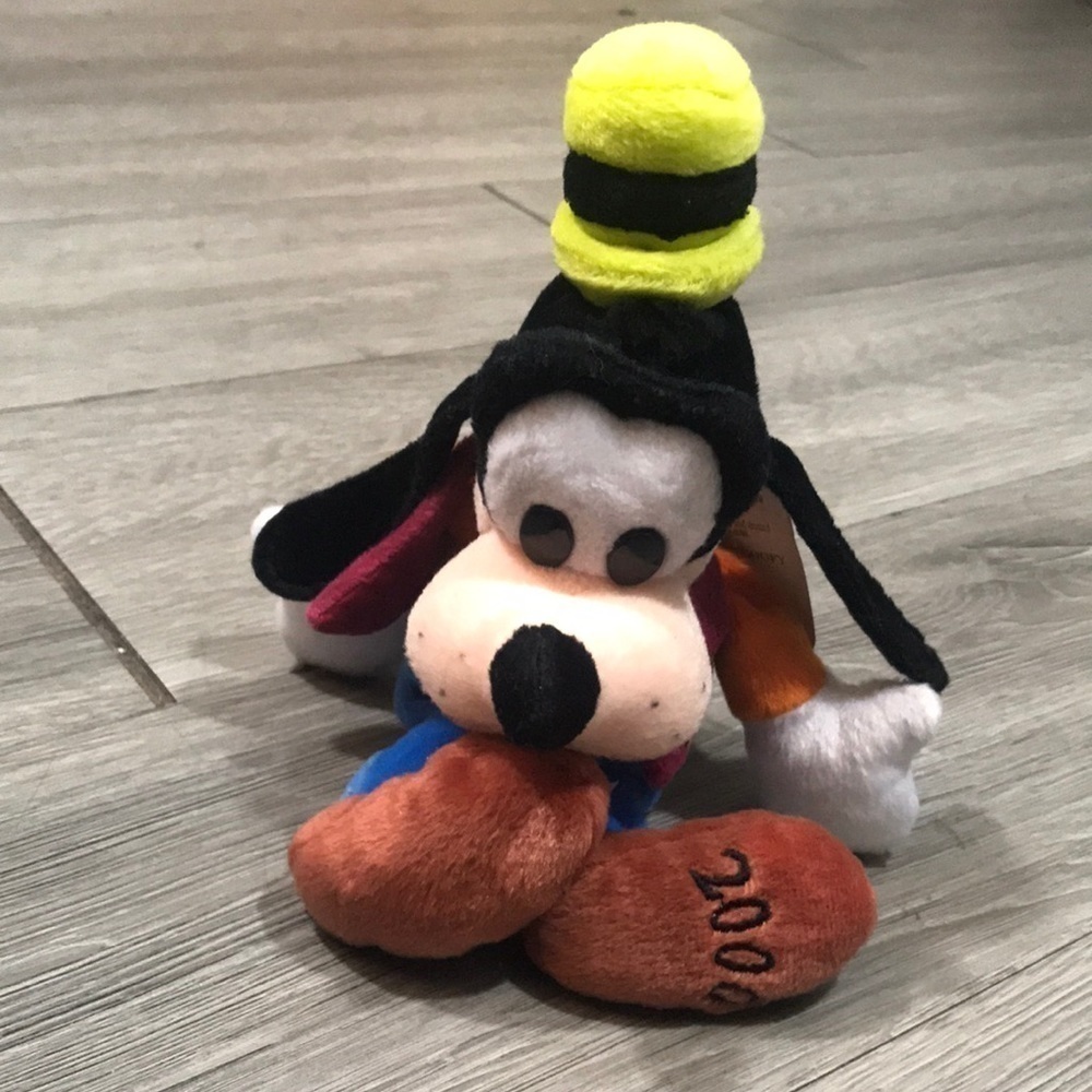 Disney Parks NWT Disneyland 45 Years of Magic Anniversary Goofy‎ Bean Bag Plush